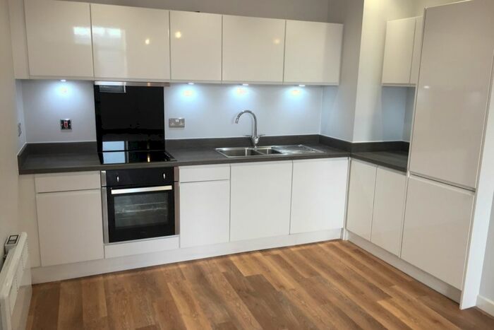2 Bedroom Flat To Rent In Tate House, - New York Road, Leeds, West Yorkshire, Uk, LS2
