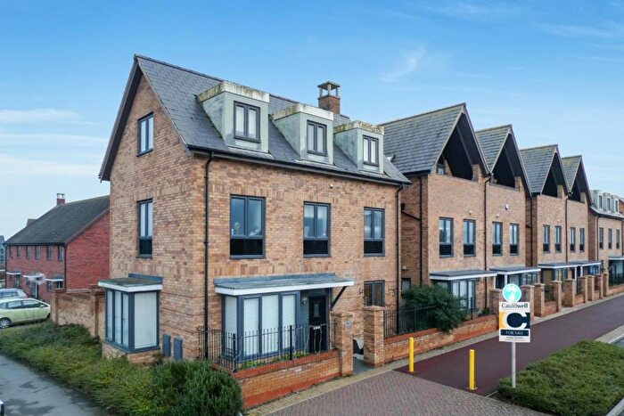 4 Bedroom House For Sale In Longhorn Drive, Whitehouse, Milton Keynes, MK8