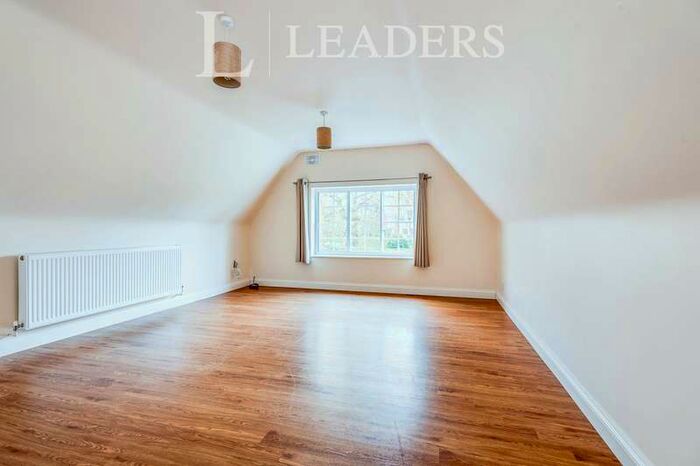 2 Bedroom Apartment To Rent In Yarnton, OX5