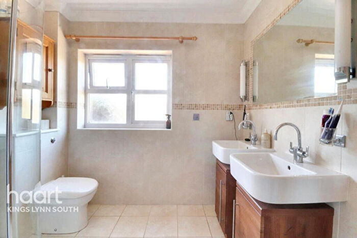 5 Bedroom Detached House For Sale In Lynn Road, East Winch, PE32