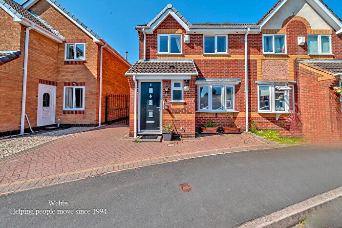 3 Bedroom Semi-Detached House For Sale In Honesty Close, Clayhanger, Walsall, WS8