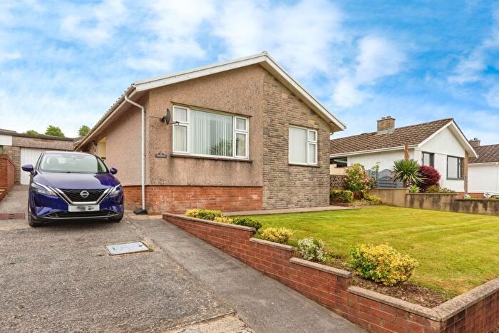 3 Bedroom Bungalow For Sale In Courtlands Park, Carmarthen, Carmarthenshire, SA31