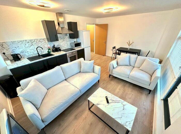 2 Bedroom Apartment To Rent In Blantyre Street, Manchester, M15