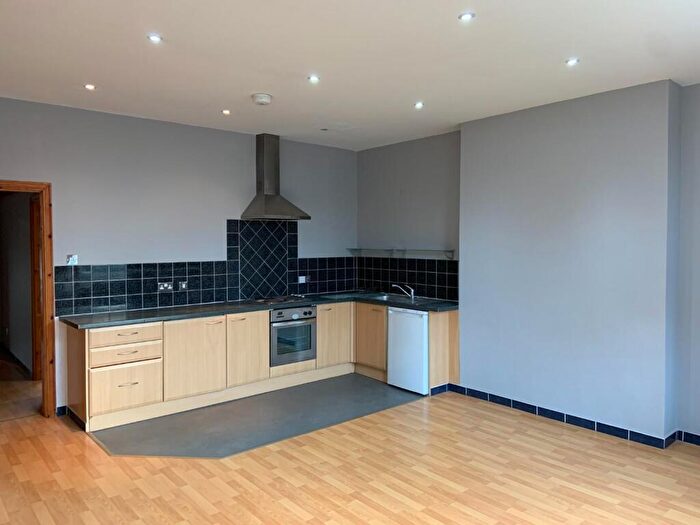 2 Bedroom Apartment To Rent In Ullet Road, L17