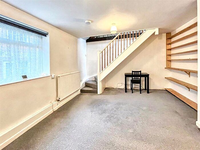 1 Bedroom Terraced House To Rent In Salisbury Street, Blandford Forum, DT11