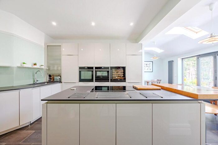 5 Bedroom Detached House For Sale In Leigh Cliff Road, Leigh-On-Sea, SS9
