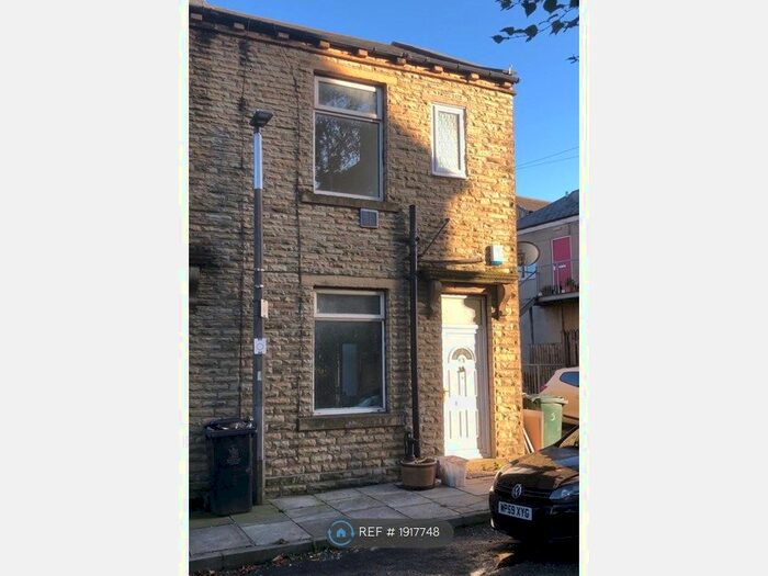 2 Bedroom End Of Terrace House To Rent In Horsman Street, Bradford, BD4