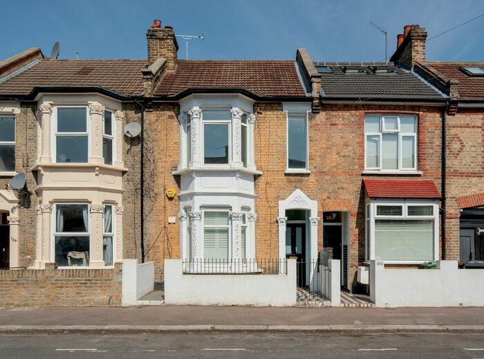 2 Bedroom Flat To Rent In Ashville Road, Leytonstone, London, E11