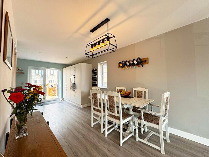 4 Bedroom Detached House For Sale In Rosemeade Court, Huddersfield, HD5