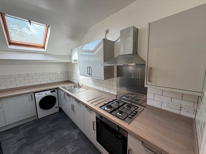 3 Bedroom Apartment To Rent In Clyde Road, West Didsbury, M20