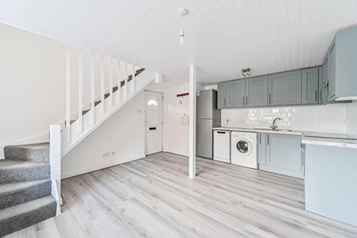 1 Bedroom Terraced House To Rent In Nickelby Close, Thamesmead, London, SE28