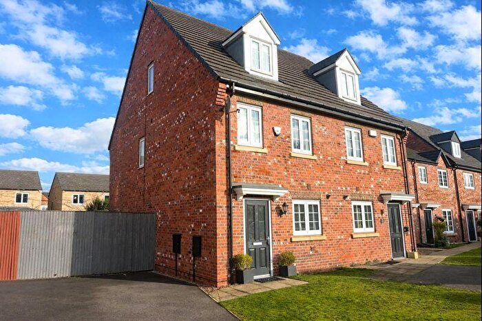 3 Bedroom Town House For Sale In Fairlands Grove, Auckley, Doncaster, DN9