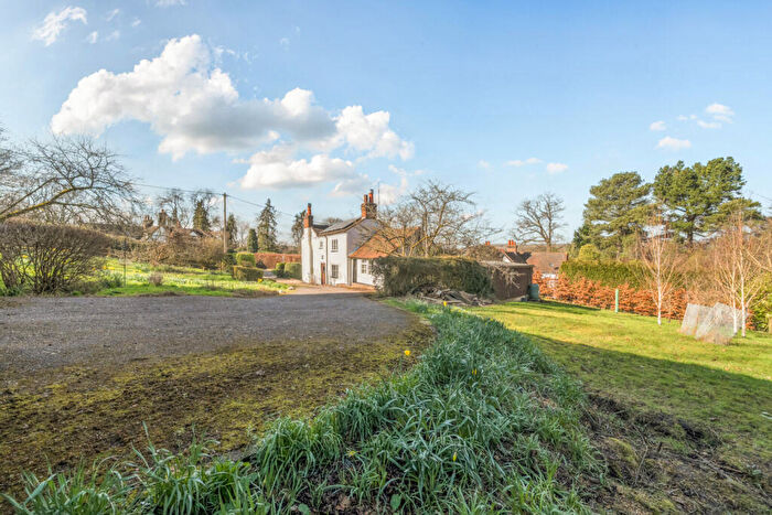 4 Bedroom Detached House For Sale In Rotten Row, Bradfield, Reading, Berkshire, RG7