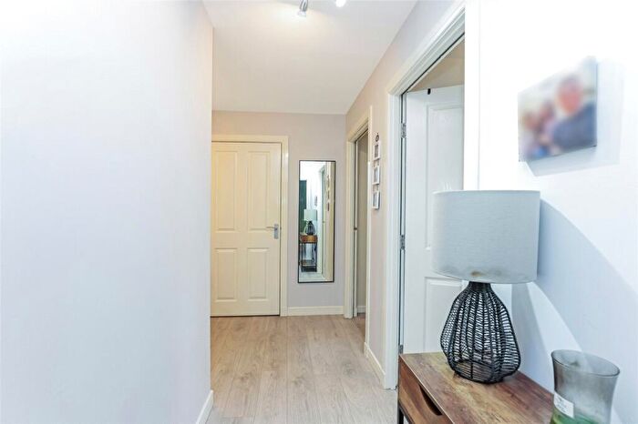 2 Bedroom Flat For Sale In Inverleith Crescent, Eastfield, Glasgow, G32