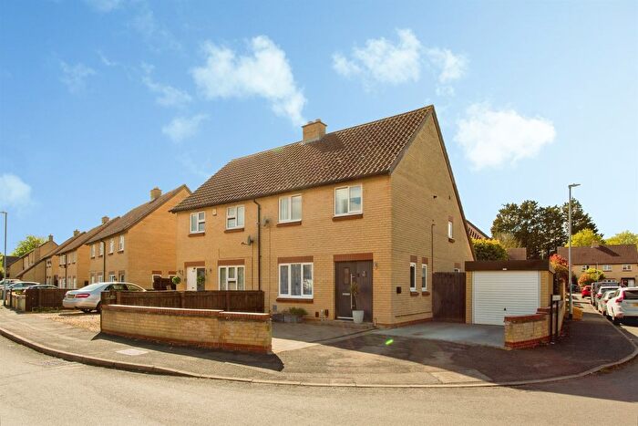3 Bedroom Semi Detached House For Sale In Buffalo Way, Cambridge, CB1