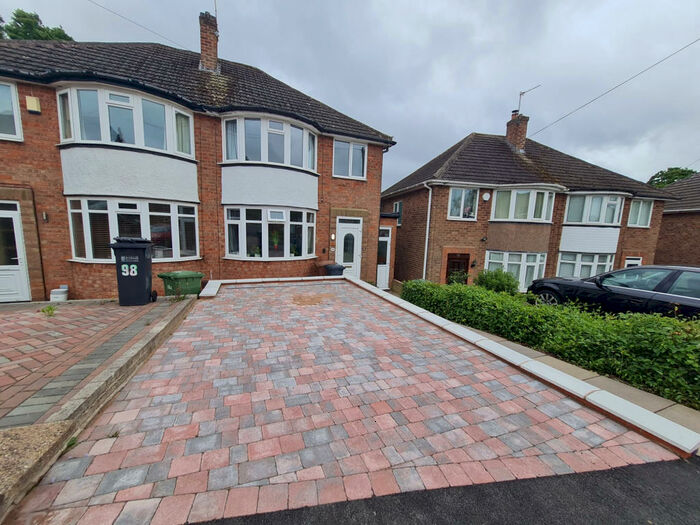 3 Bedroom Semi-Detached House To Rent In Eden Road, Solihull, B92