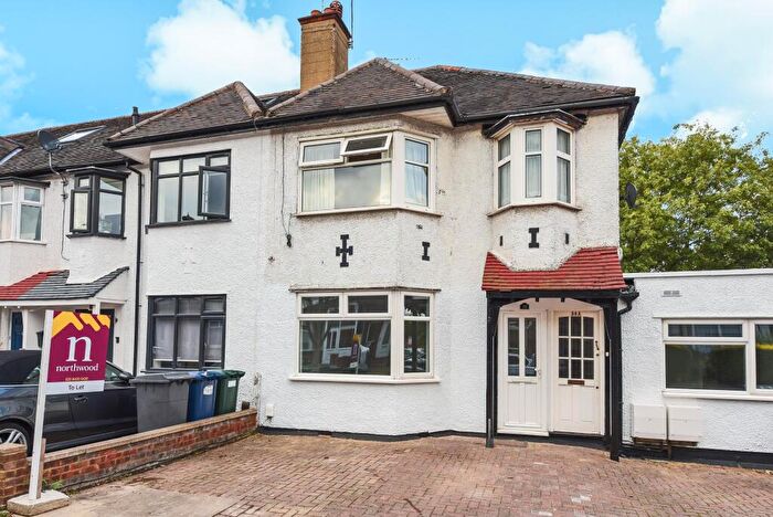 2 Bedroom Flat To Rent In Hale Grove Gardens, London, NW7