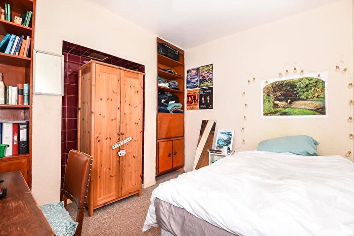 5 Bedroom Terraced House To Rent In Marston Street, Student Bedroom, OX4
