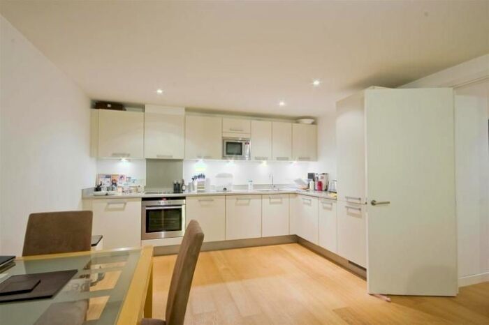 2 Bedroom Flat To Rent In Eden House, Water Gardens Square, Canada Water, Surrey Quays, London, SE16
