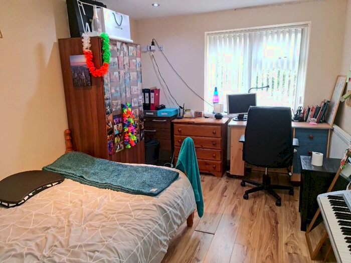 7 Bedroom Terraced House To Rent In Teignmouth Road, Selly Oak, Birmingham, B29