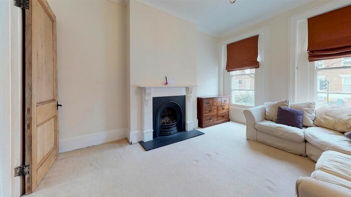 1 Bedroom Flat To Rent In Goldhawk Road, London, W12