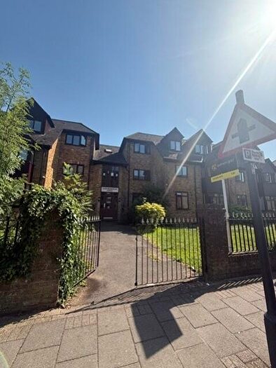 2 Bedroom Flat To Rent In Flat Gainsborough Lodge, Hindes Road, Harrow, HA1