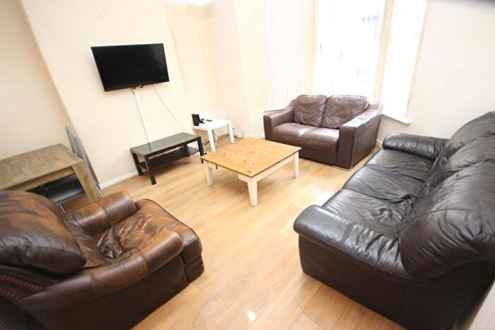 6 Bedroom Terraced House To Rent In Ferndale Road, L15