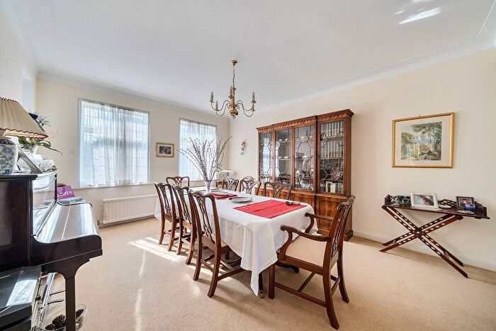 4 Bedroom Detached House To Rent In Aylmer Road, East Finchley, London, N2