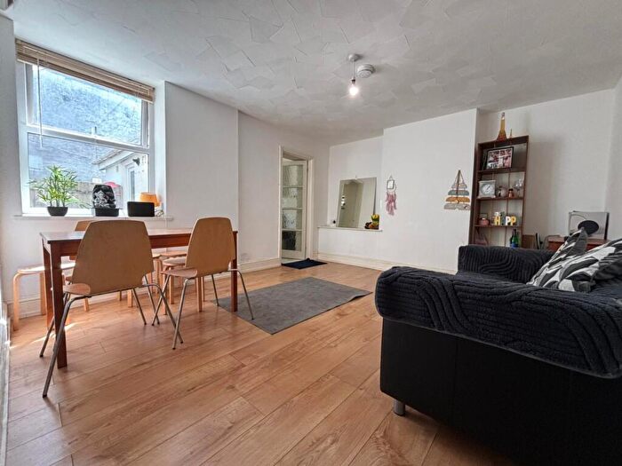 1 Bedroom Flat To Rent In Harriet Street, Cathays, CF24