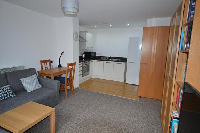 2 Bedroom Flat To Rent In Dun Street, Sheffield, South Yorkshire, S3