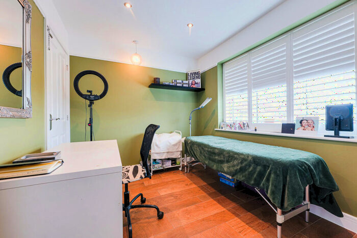 4 Bedroom Detached House For Sale In Reeds Close, Basildon, SS15