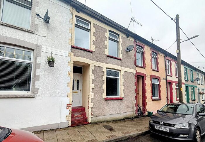 2 Bedroom House To Rent In The Avenue, Pontygwaith, Ferndale, CF43