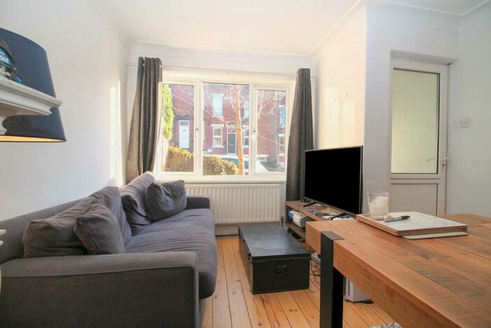 3 Bedroom Terraced House To Rent In Norman Row, Kirkstall, Leeds, LS5