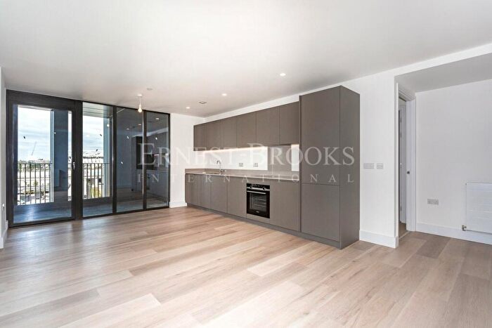 3 Bedroom Apartment To Rent In Malt House, Barley Lane, London, E15