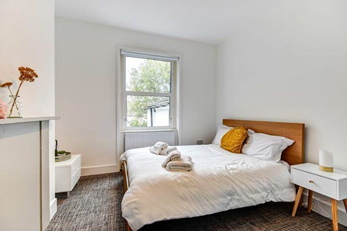 1 Bedroom Terraced House To Rent In Queens Park Road, Brighton, BN2