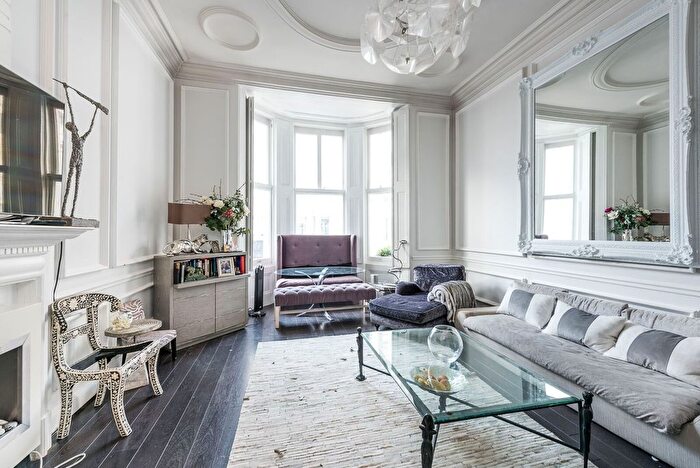 1 Bedroom Flat To Rent In Gloucester Road, South Kensington, London, SW7