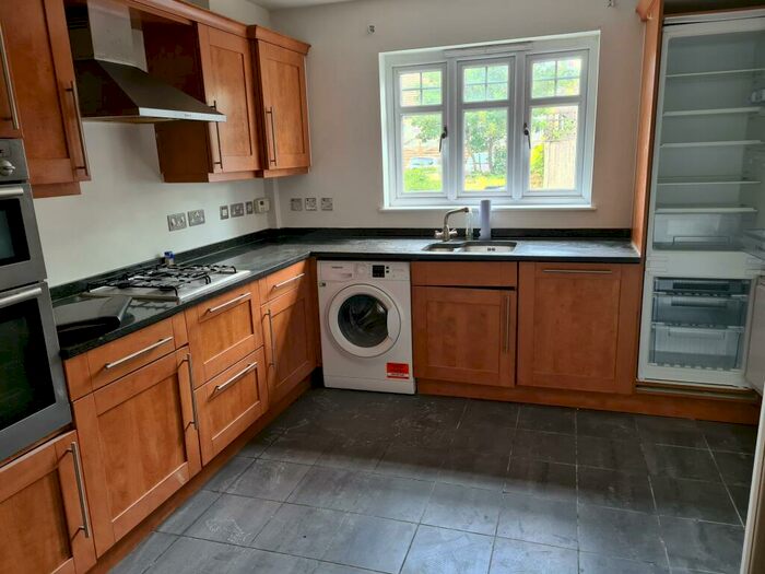 3 Bedroom House To Rent In Gemmell Close, Purley, CR8