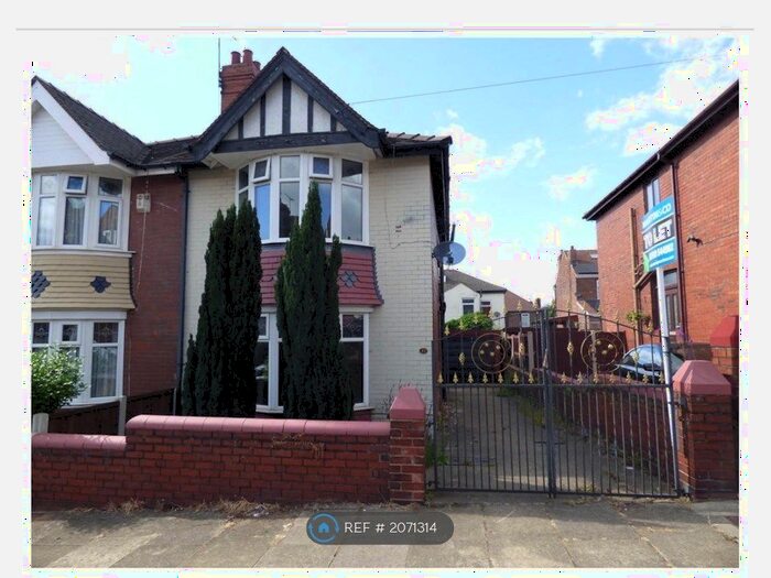 4 Bedroom Semi-Detached House To Rent In Broom Grove, Rotherham, S60