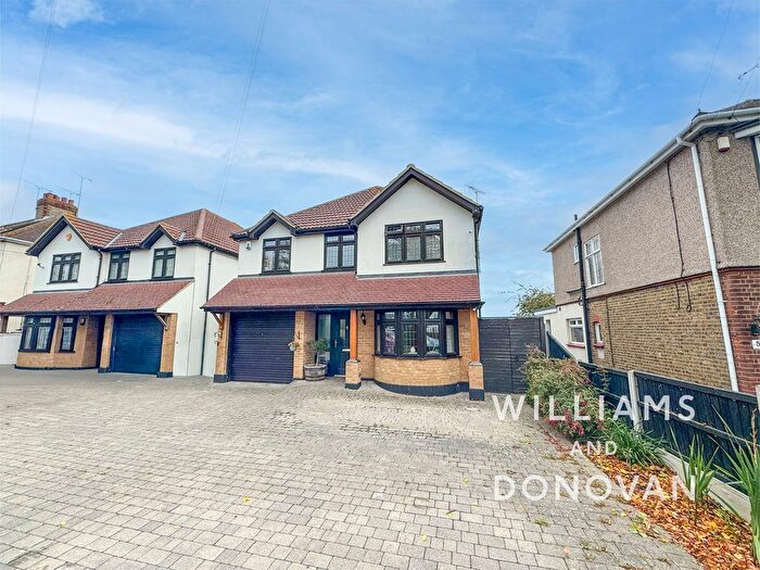 4 Bedroom Detached House For Sale In Stambridge Road, Stambridge, Rochford, SS4