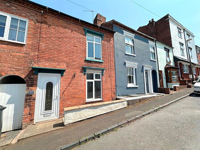 3 Bedroom Property To Rent In Park Street, Stourbridge, DY8
