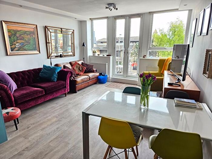 1 Bedroom Flat To Rent In High Street, High Barnet, Barnet, EN5