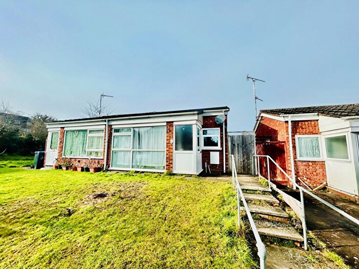 2 Bedroom Bungalow To Rent In Neville Grove, Warwick, CV34
