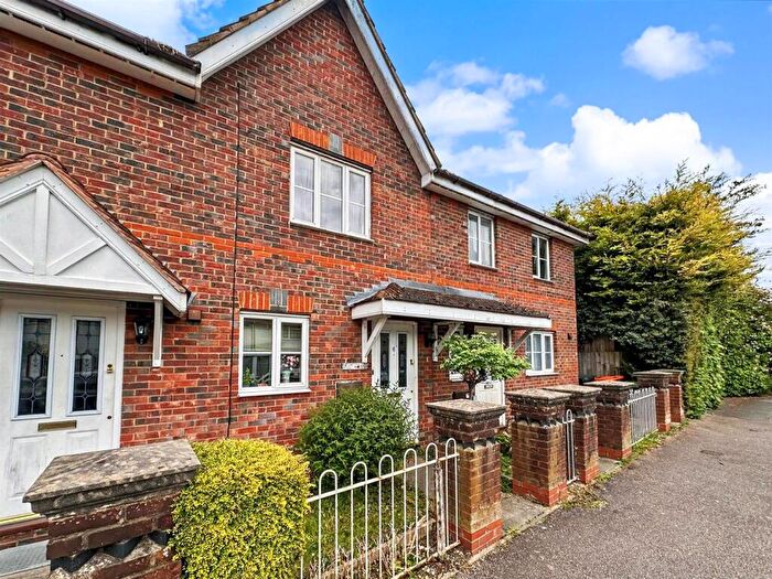 2 Bedroom Terraced House For Sale In Periwinkle Lane, Dunstable, LU6
