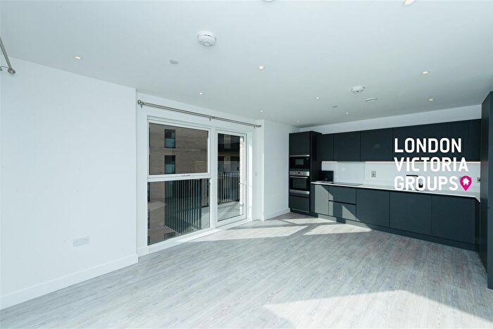 2 Bedroom Flat To Rent In Jargonelle House, Pavana Square, Brentford, TW8