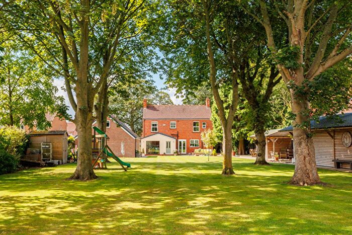 5 Bedroom Detached House For Sale In Main Road, Thorngumbald, Hull, HU12