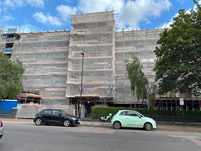 2 Bedroom Flat For Sale In Drayton Park, London, N5