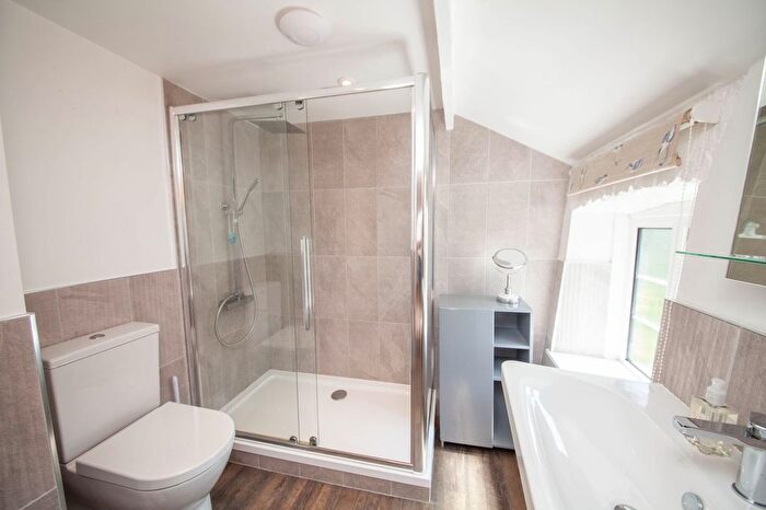 2 Bedroom Barn Conversion For Sale In Bowden, Nr Blackpool Sands Beach, TQ6