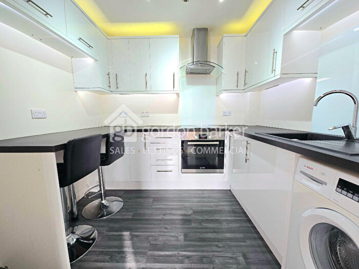 2 Bedroom Flat To Rent In Northcote Road, Bournemouth, Dorset, BH1