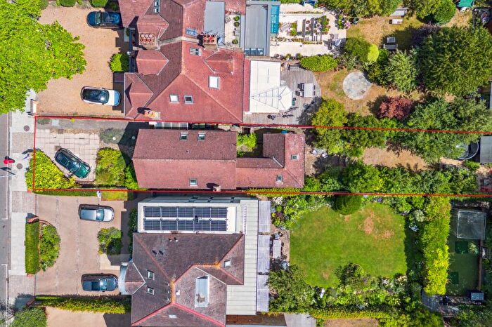 3 Bedroom Detached House For Sale In Lonsdale Road, Barnes, SW13