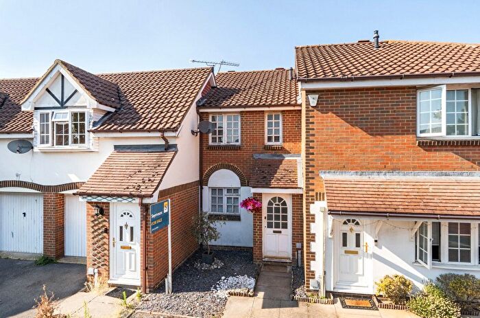 2 Bedroom Terraced House For Sale In Walton On Thames, Surrey, KT12